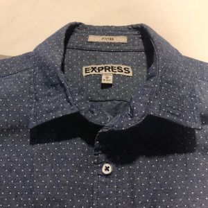 Short sleeve fitted Express button down